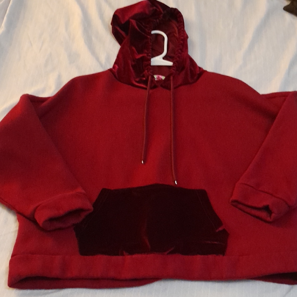 Maroon Velvet Hoodie And Velvet Pocket Waist Length Hooded Sweatshirt